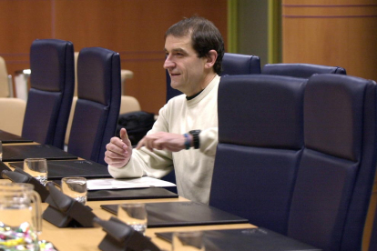 Josu Ternera en un sesión en el Parlamento vasco en abril de 2002