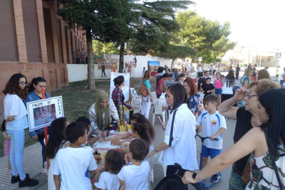 La feria al aire libre organizada el pasado viernes por el colegio de Soses.
