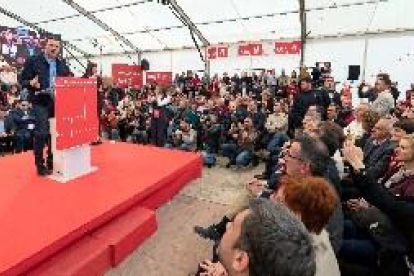 Sánchez situa al PSOE en la moderació davant una dreta 