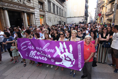 Imatge d’arxiu d’una protesta contra la violència masclista als carrers de Lleida.