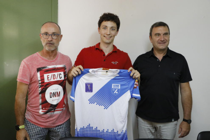 Albert Folguera, Àlex Joseph i Enric Duch, ahir durant la presentació del nou jugador del Llista.