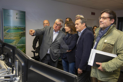 La consellera de la Presidència i portaveu del Govern, Meritxell Budó, ha visitat la seu del Canal Segarra-Garrigues a Tàrrega.