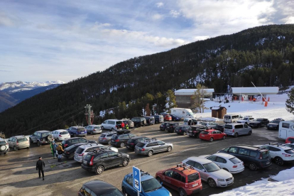 Imagen del parking de la estación de esquí de Port Ainé el pasado mes de noviembre. 