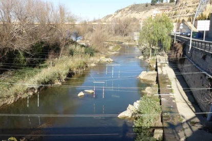 Canal de aguas bravas y slalom del Cinca en Fraga.