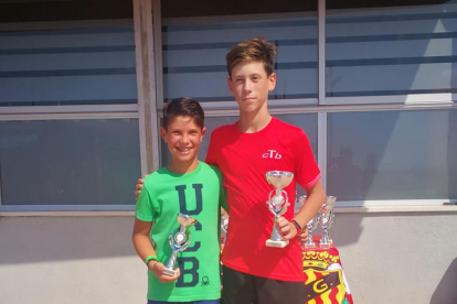 Jordi González, junto a Joel Anglés, ganador del torneo.