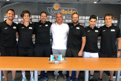 El club va presentar ahir el cos tècnic que acompanyarà aquesta temporada Jorge Serna.