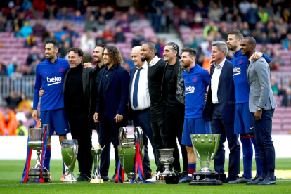 Leo Messi, que decantó el partido, dispara a puerta ante Ximo Navarro.