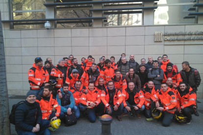 Bomberos leridanos en una concentración en Barcelona. 