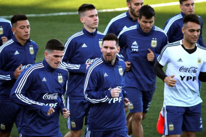 Messi va tornar a entrenar-se ahir amb la selecció de l’Argentina, després de vuit mesos.