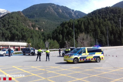 Imagen de un control de movilidad de los Mossos en La Cerdanya