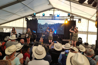 El cuarteto femenino canadiense de country Nice Horse, ayer en el Salardú Country Rock Festival.