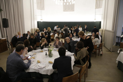 Decenas de personas participaron en  el parador del Roser en la cena del Col·legi d’Enginyers Agrònoms. 