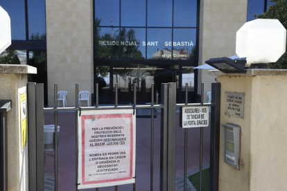 L’entrada de la residència privada d’Alcarràs.