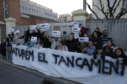 Imagen de archivo de una protesta contra el cierre del colegio. 