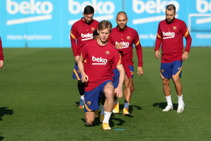 De Jong, Messi, Braithwaite y Jordi Alba ayer durante la sesión de entrenamiento.