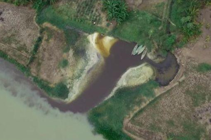 Vista aèria del riu Citarum, a Indonèsia, el més contaminat del món.