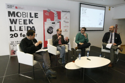 Momento de la primera mesa redonda de la Mobile Week de Lleida ayer. 