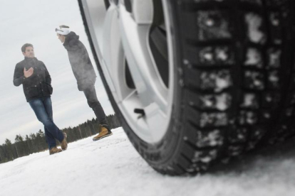 Un 3% dels conductors espanyols utilitza pneumàtics d'hivern, davant un 30% dels europeus, segons dades del portal Coches.net.