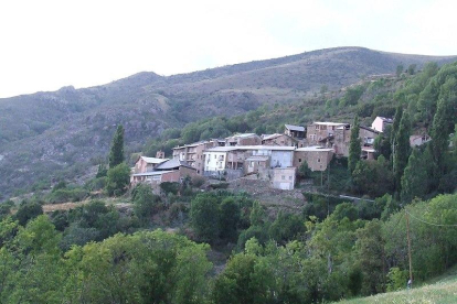 Vista del nucli d’Aguiró, a la Torre de Capdella.