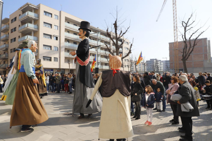 El acto empezó con la actuación de la Colla Gegantera de Lleida.