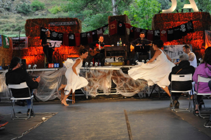 Espectacle ‘Ovidi 25’, amb la companyia de dansa tradicional Factoria Mascaró.