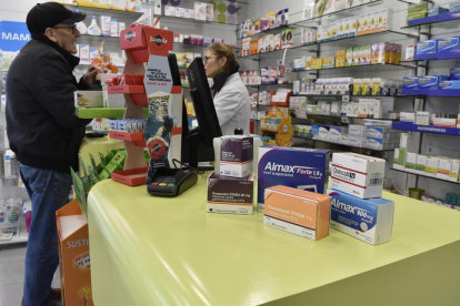 Varios medicamentos, entre ellos el omeprazol, de una farmacia en Pardinyes.