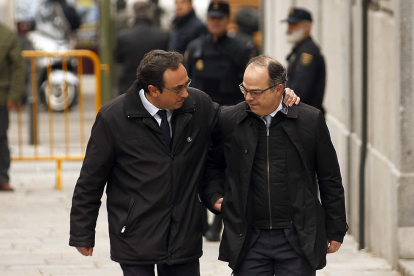 Imatge d’arxiu de Josep Rull i Jordi Turull a l’arribar al Tribunal Suprem durant el judici del procés.