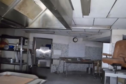Una 'youtuber' es cola a la clínica de Santa Coloma d'Andorra i mostra les instal·lacions abandonades
