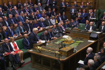 El primer ministro Boris Johnson ayer durante la primera sesión del Parlamento tras reabrirse.