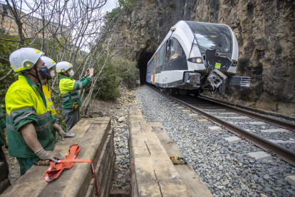 El tren va poder traslladar-se sense remolcar-lo des del lloc de l’accident fins a Lleida per reparar-lo.