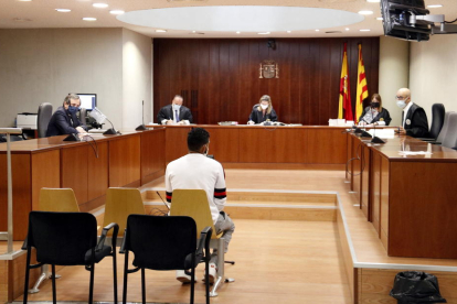 L’acusat durant el judici celebrat ahir a l’Audiència Provincial de Lleida.