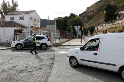 Primer dia de confinament perimetral de l'Aragó amb controls policials i bars buits a la Franja