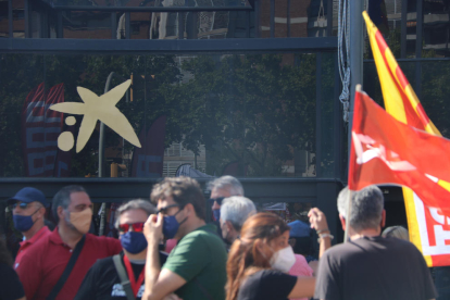 Imatge de les protestes contra l’ERO a CaixaBank dimarts passat a Barcelona.