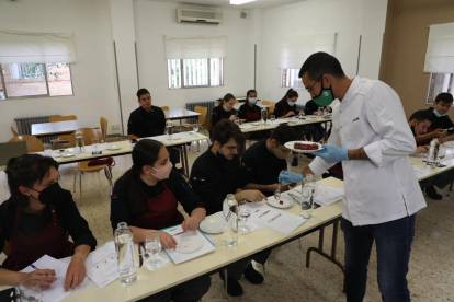 El director de l’Escola d’Hoteleria i part de l’equip de Zyrcular Foods, abans de la ‘master class’.