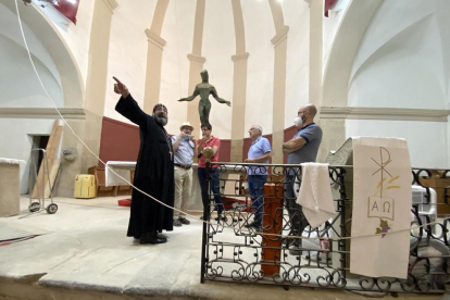 Los preparativos del  santuario del Sant Dubte, que acogerá a la comunidad copta ortodoxa.