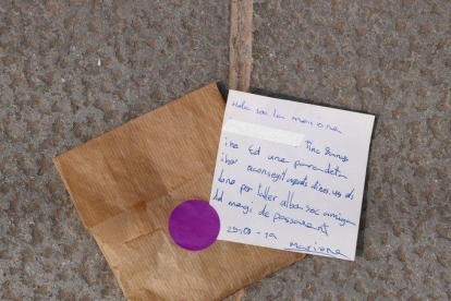 Una nena de 8 anys deixa un donatiu amb una carta a l'associació Alba i es fa viral