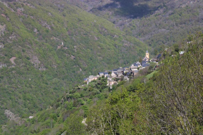 Vista del municipi de Canejan, fronterer amb França.