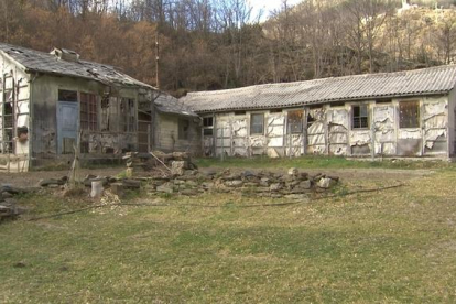 Rehabilitaran l'hospital de cartró de la Torre de Capdella i consulten als veïns quin ús donar-li