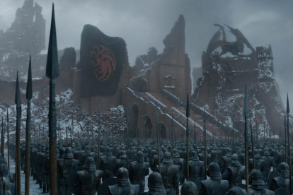 Fotograma extret de l’últim episodi de la sèrie, que mostra com va quedar Desembarcament del Rei després de l’atac de Daenerys.