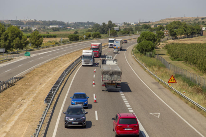 Las obras se centran ahora en la calzada sentido Barcelona y el tráfico se desvía hacia la contraria, en la que se registraron retenciones y circulación lenta.