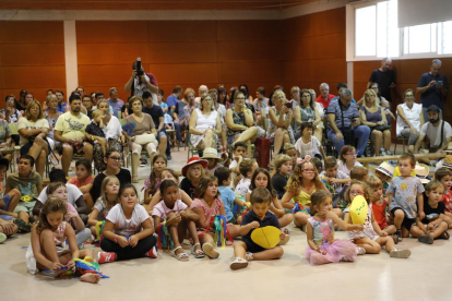 Alguns dels infants que van participar ahir en les cerimònies de cloenda a la llar d’infants Ronda La Mercè i el col·legi Pràctiques II de Lleida.