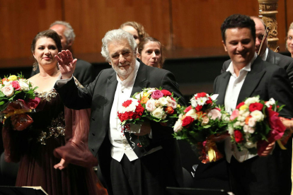 El tenor español agradeció los aplausos del público tras participar en la ópera ‘Luisa Miller’, de Verdi.