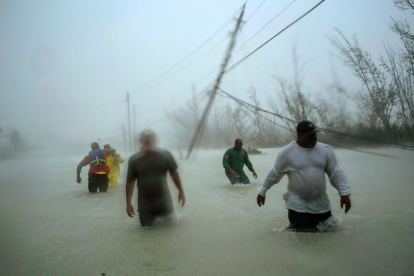 Ramon Espinosa va retratar la devastació de l’huracà Dorian.