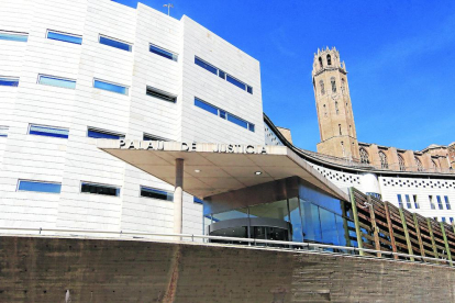 Vista general de l’edifici de l’Audiència de Lleida, al Canyeret.