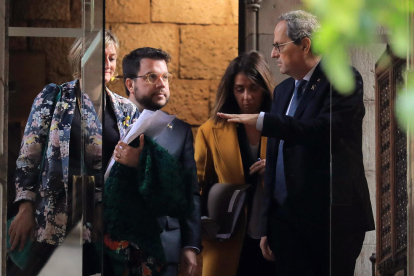 Torra i Aragonès, ahir, amb la portaveu del Govern, Meritxell Budó, i la consellera Alba Vergés.