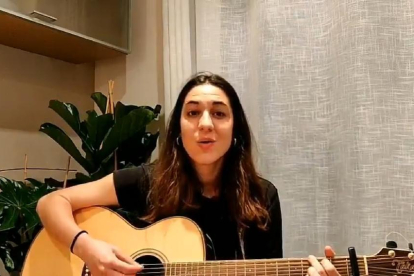 Vídeo d'Aina Balasch amb la cançó 'La trastienda del laurel'.