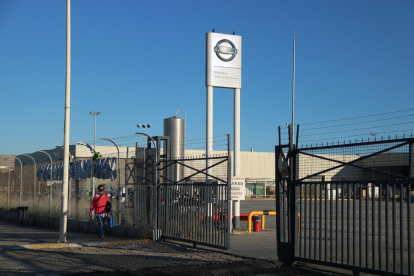 L’entrada de la planta que Nissan té a la Zona Franca.