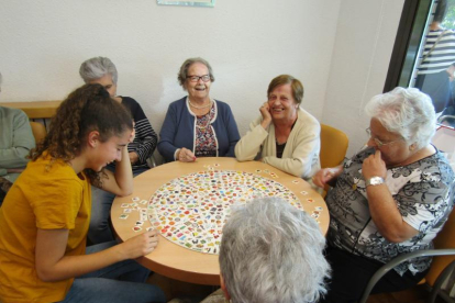 Els jocs de taula són una de les activitats més esperades pels residents.
