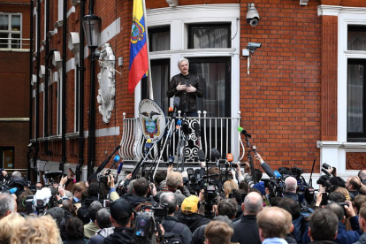 El fundador de WikiLeaks, Julian Assange, en la Embajada de Ecuador en Londres.