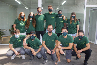 L’equip de l’empresa Talkual, abans Imperfectus, a la seu de Bellpuig.